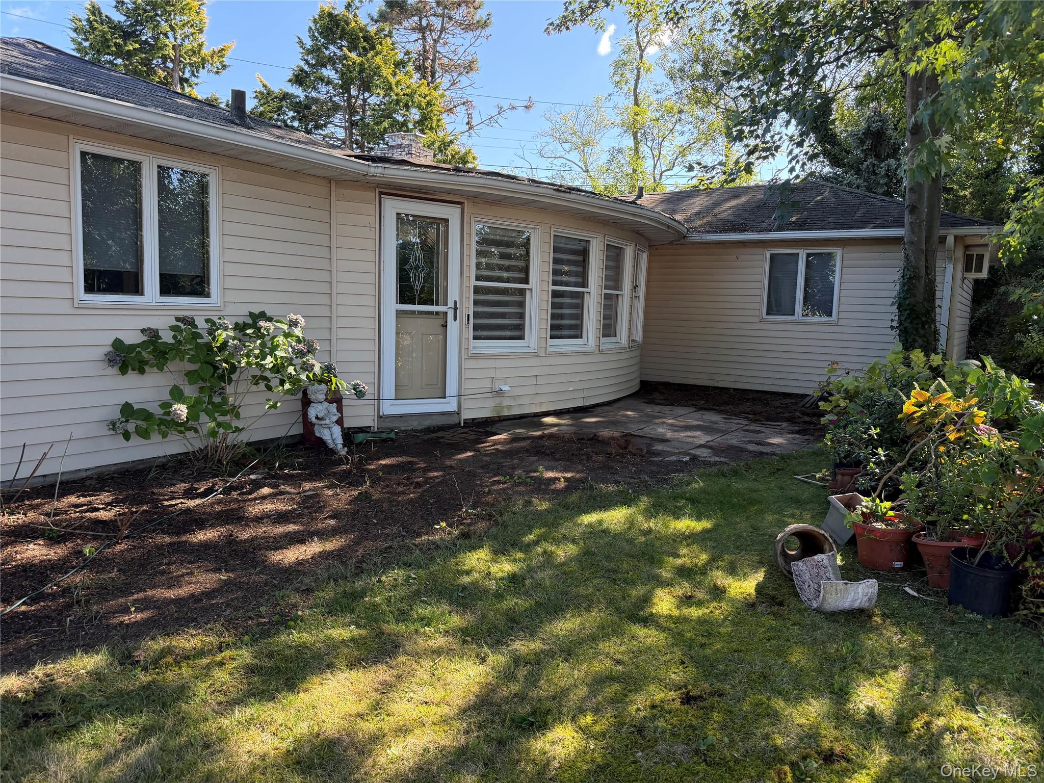 7 Swartout Place, Amityville, NY 11701