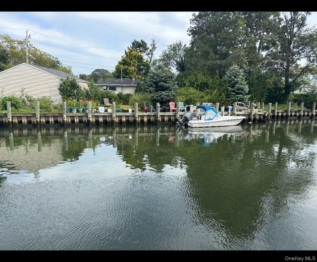 7 Swartout Place, Amityville, NY 11701