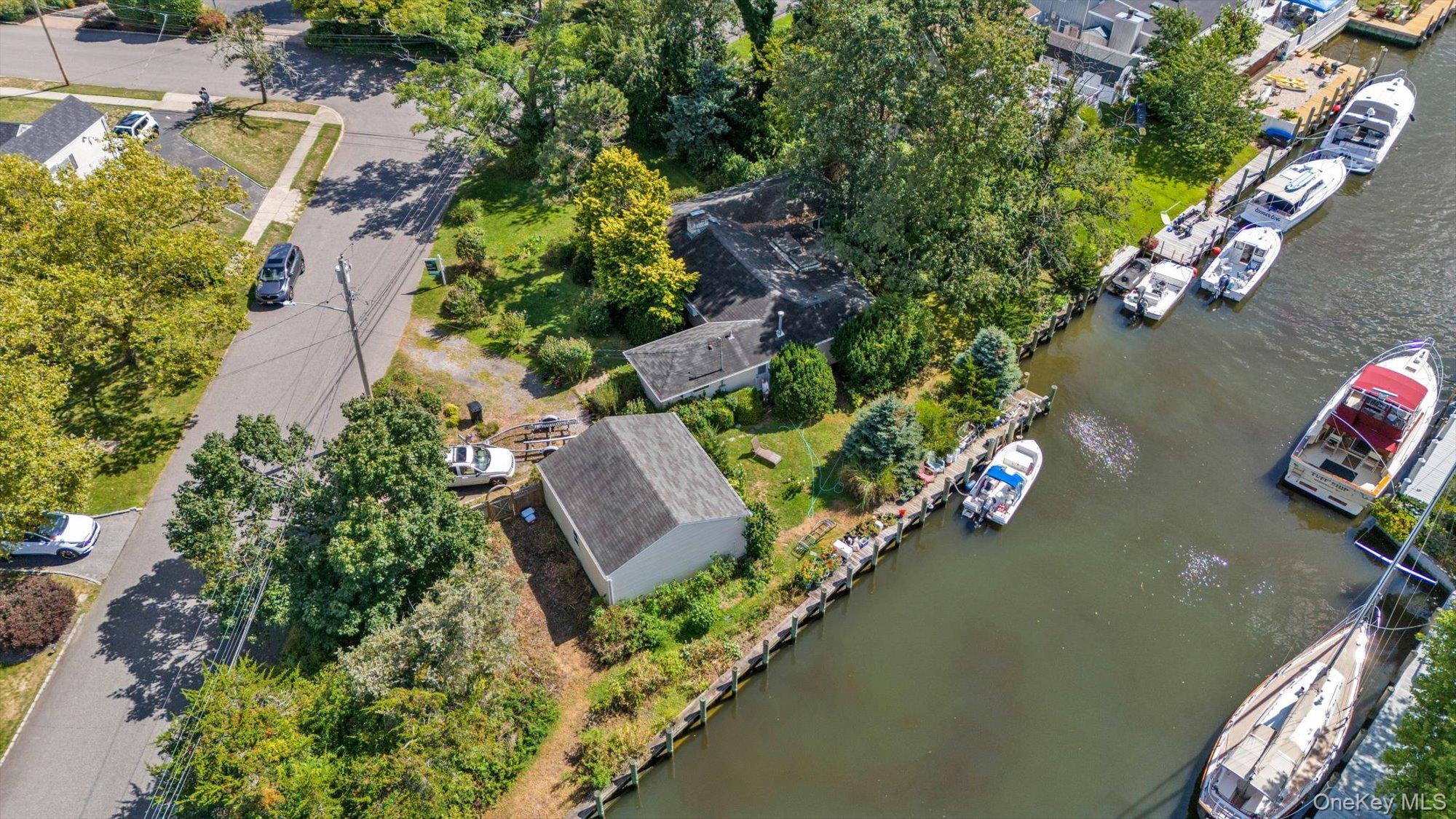 7 Swartout Place, Amityville, NY 11701