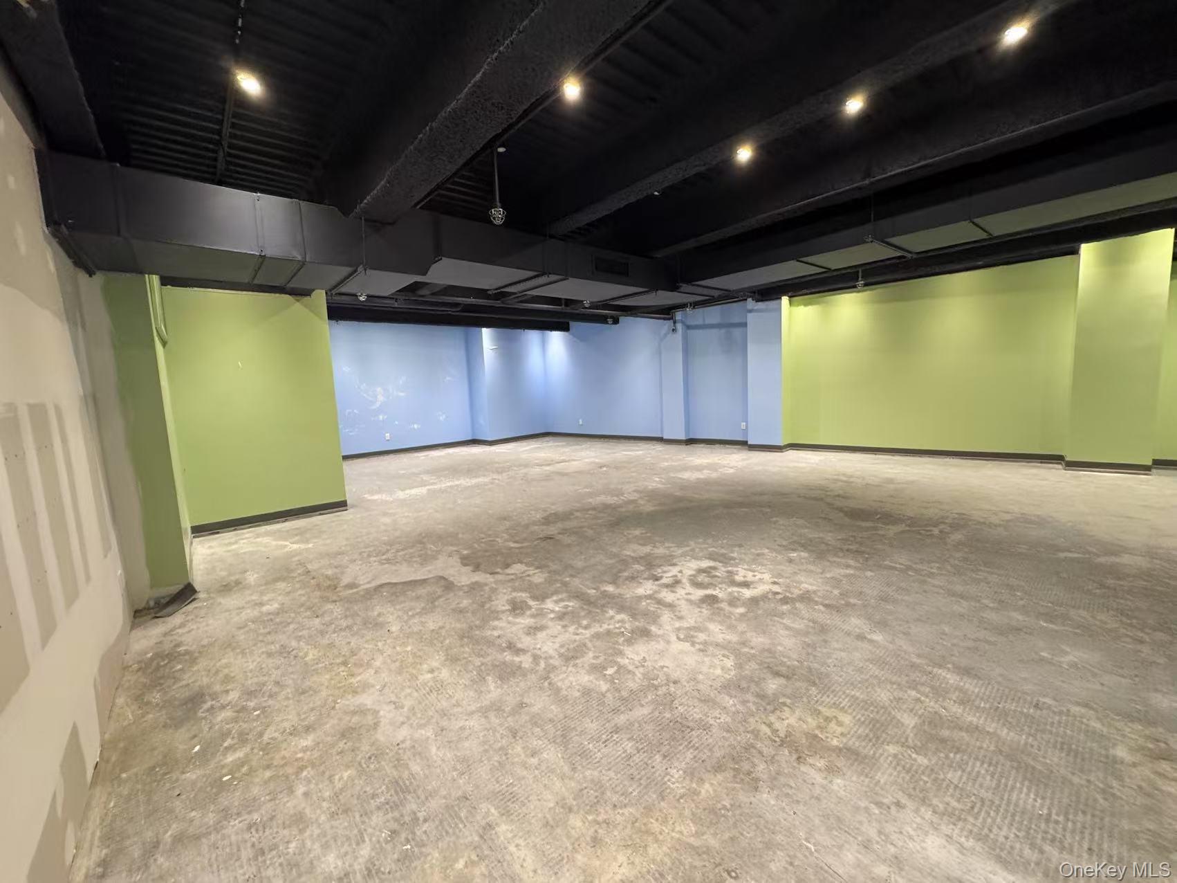 13517 Northern Boulevard # 1B, Flushing, NY 11354