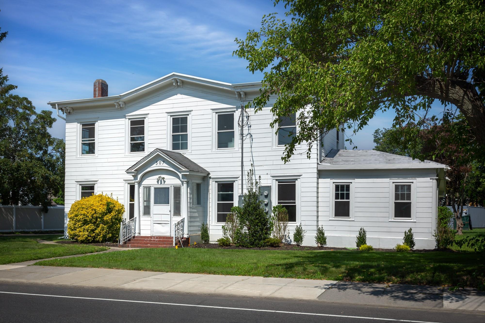 307 South Ocean # 3, Patchogue, NY 11772