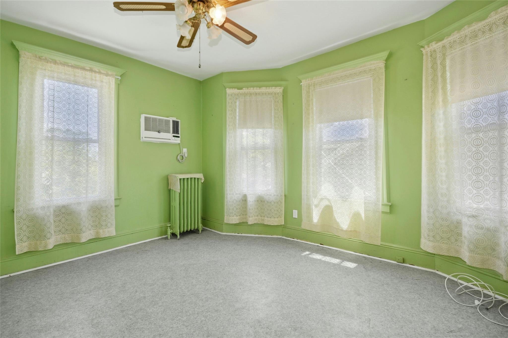 55 Vernon Avenue, Rockville Centre, NY 11570