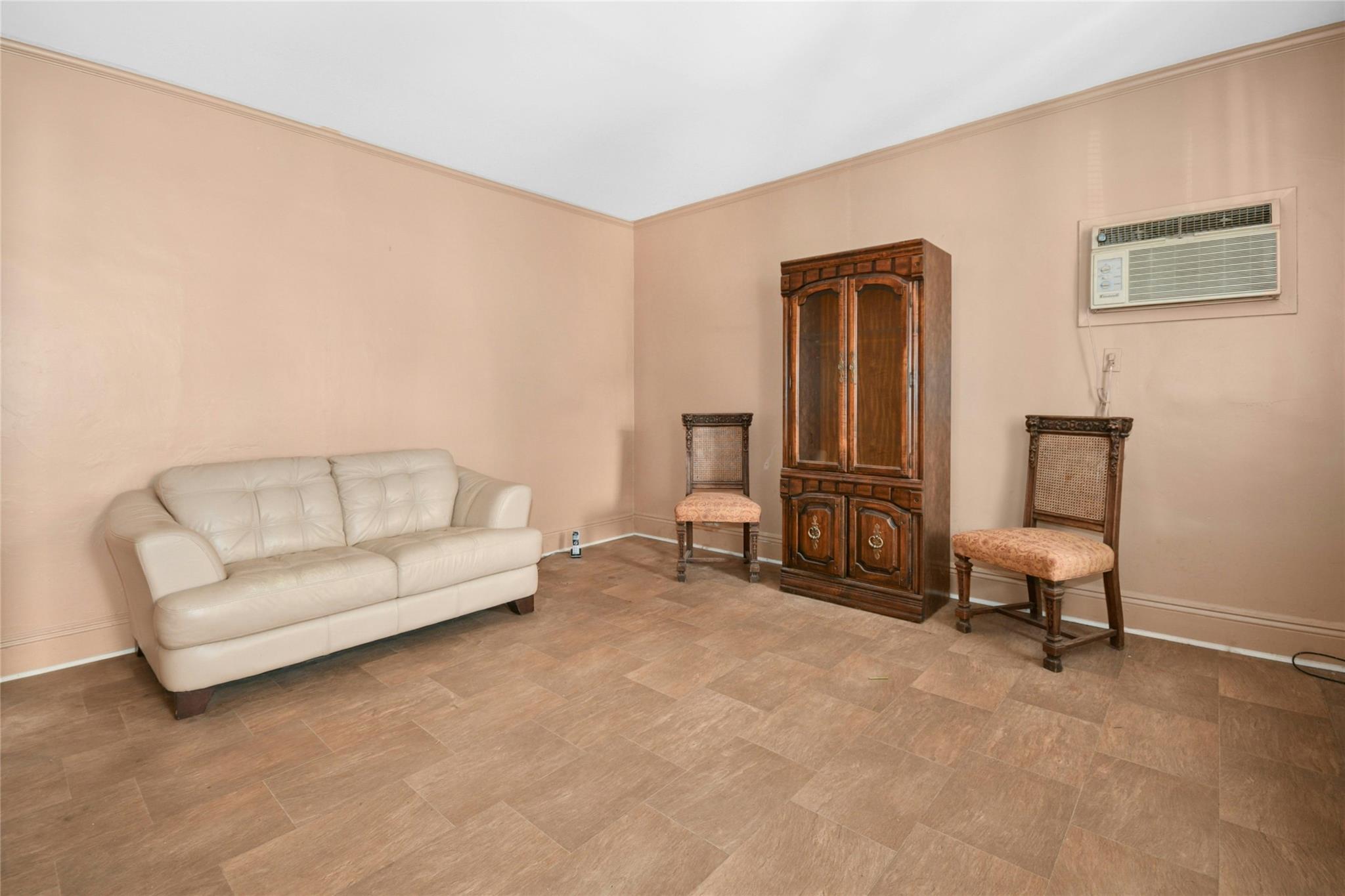 55 Vernon Avenue, Rockville Centre, NY 11570