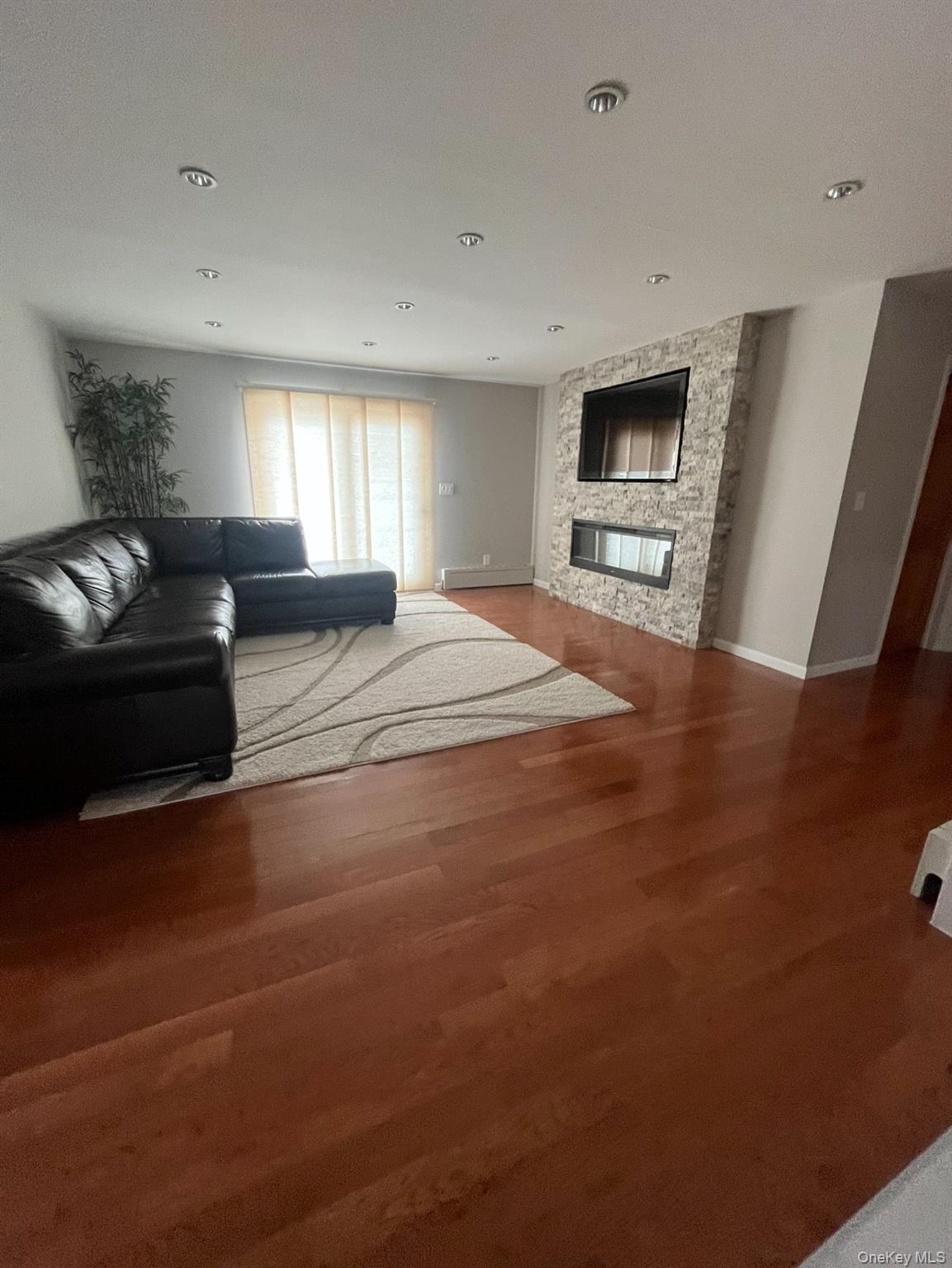 4202/04/06 192nd Street, Flushing, NY 11358