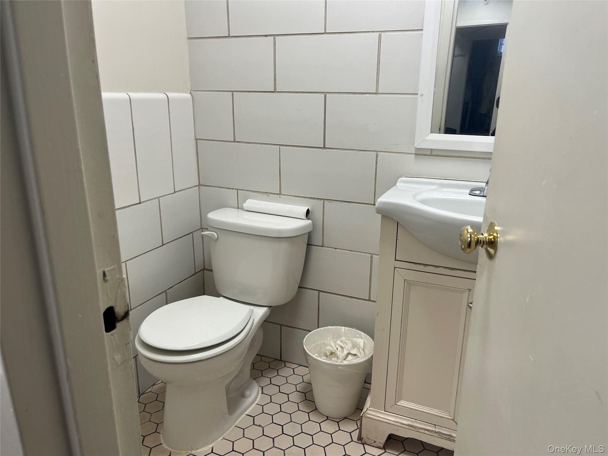 4202/04/06 192nd Street, Flushing, NY 11358