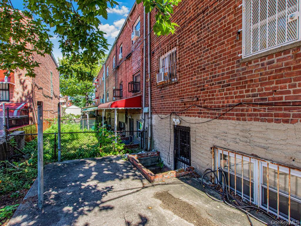 3863 Laconia Avenue, Bronx, NY 10469