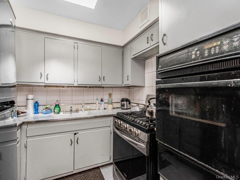 3863 Laconia Avenue, Bronx, NY 10469