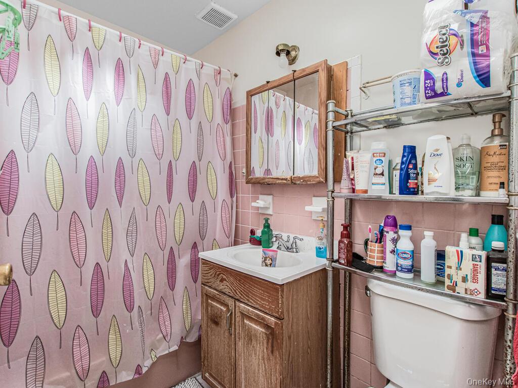 3863 Laconia Avenue, Bronx, NY 10469