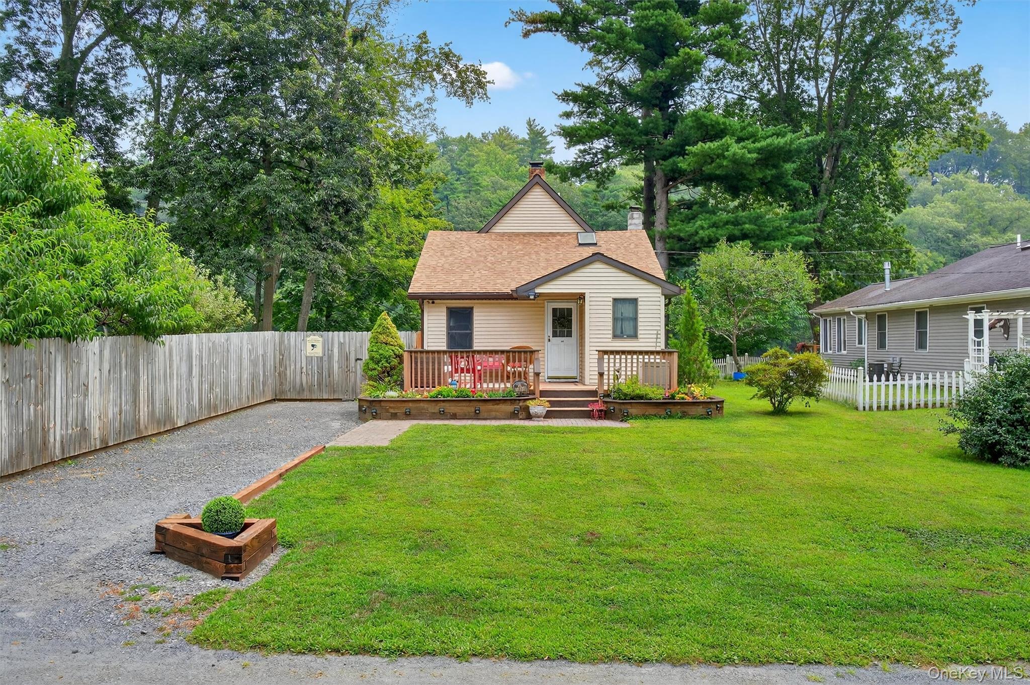 201 Esopus Creek Road, Saugerties, NY 12477