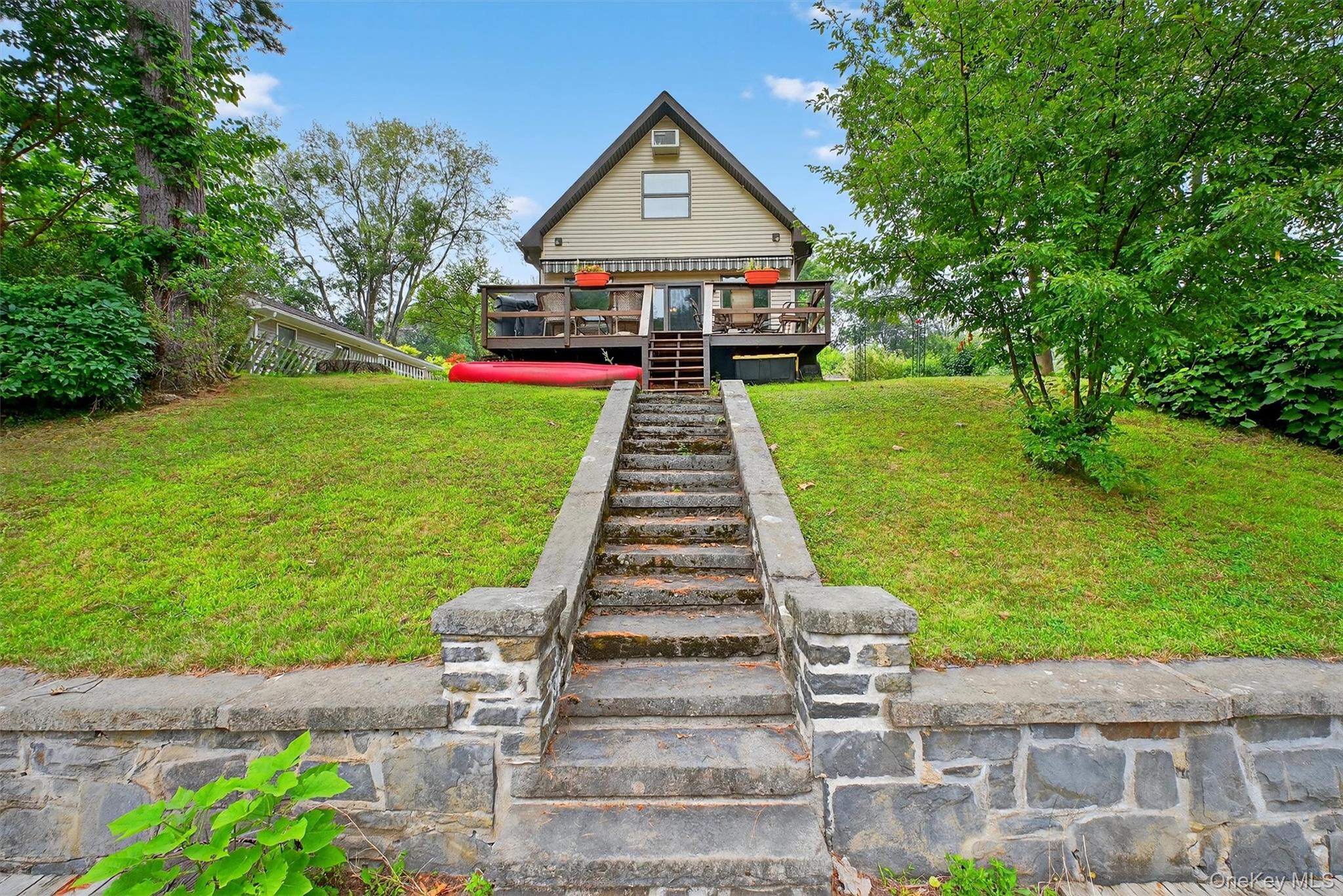 201 Esopus Creek Road, Saugerties, NY 12477