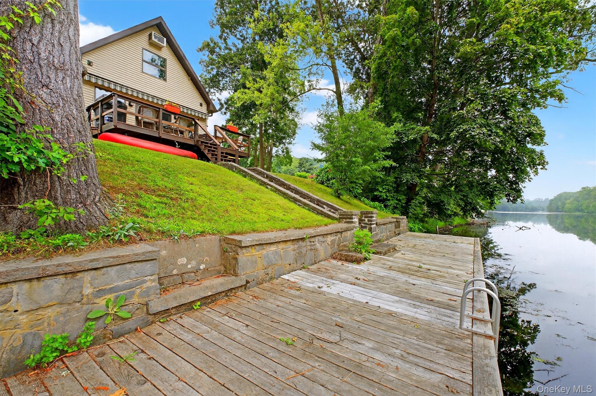 201 Esopus Creek Road, Saugerties, NY 12477