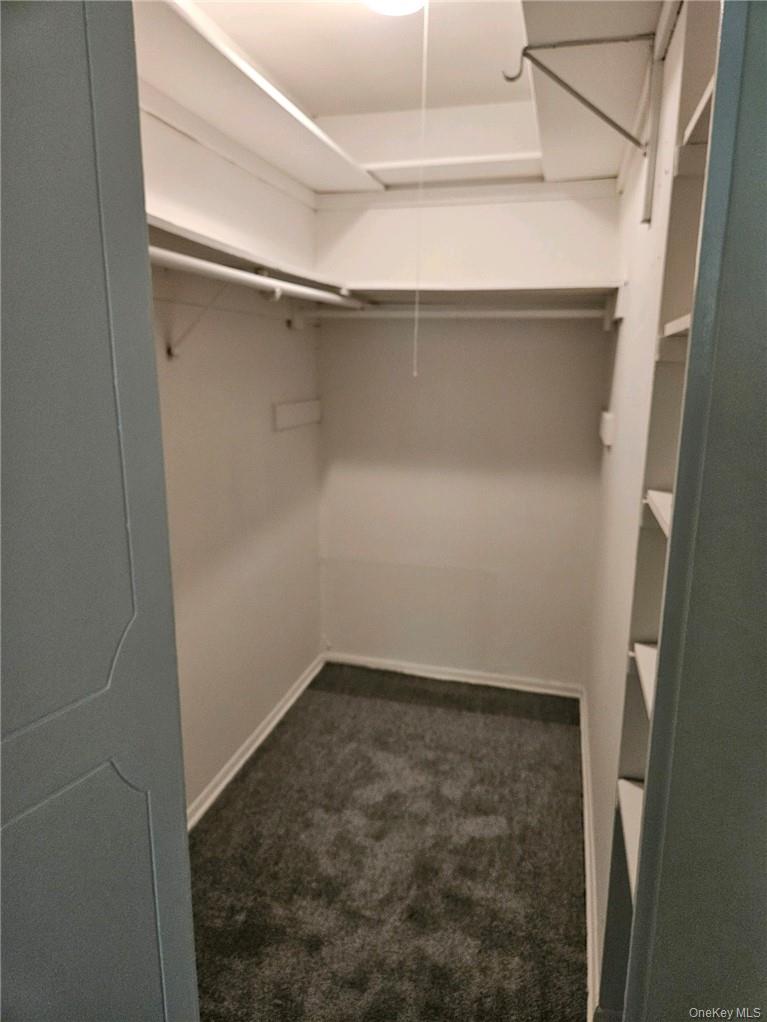 10 Oakwood Terrace # 18, New Windsor, NY 12553