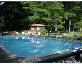 10 Oakwood Terrace # 18, New Windsor, NY 12553