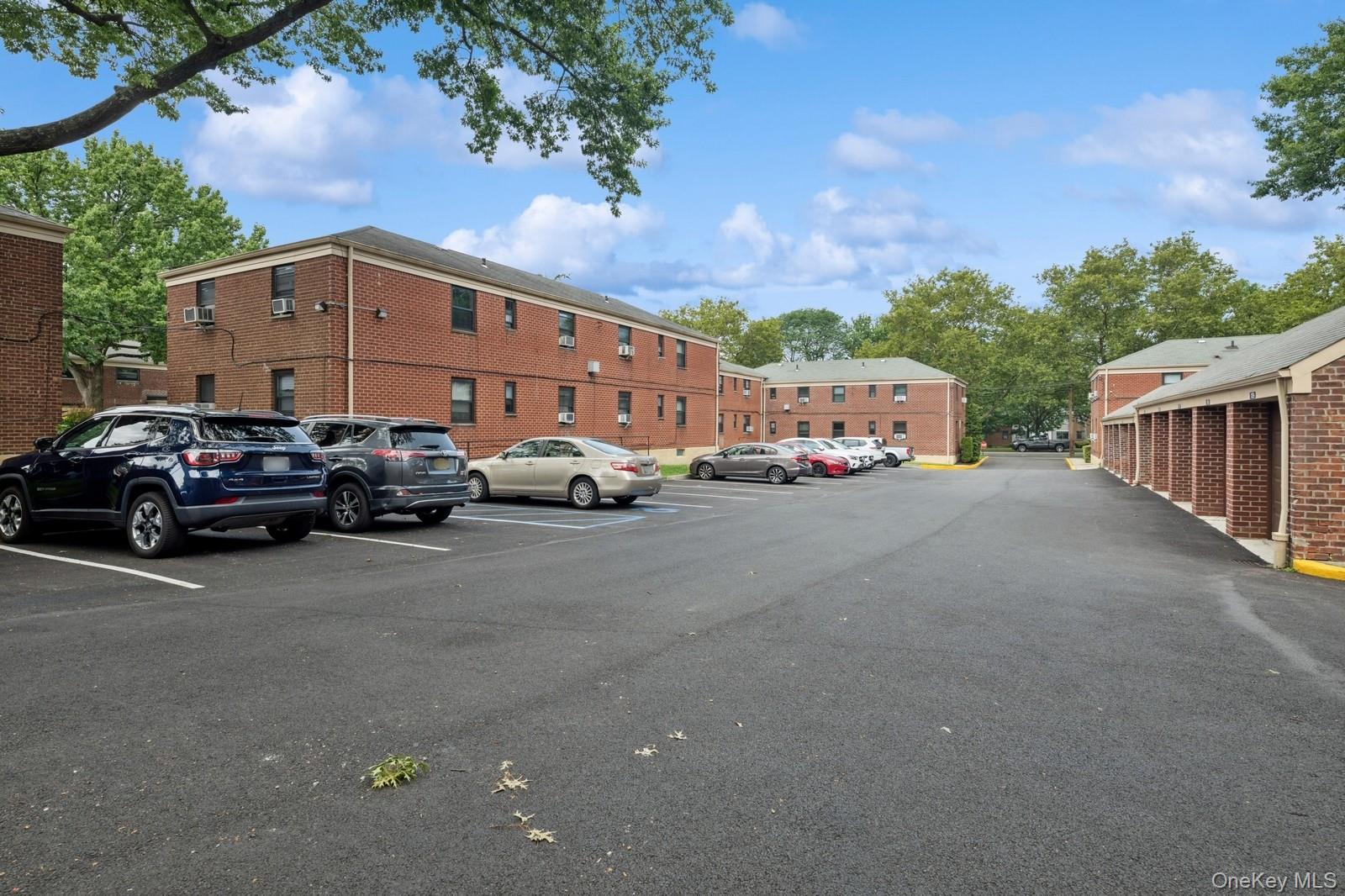 73-24 Springfield Boulevard # #039A1, Oakland Gardens, NY 11364