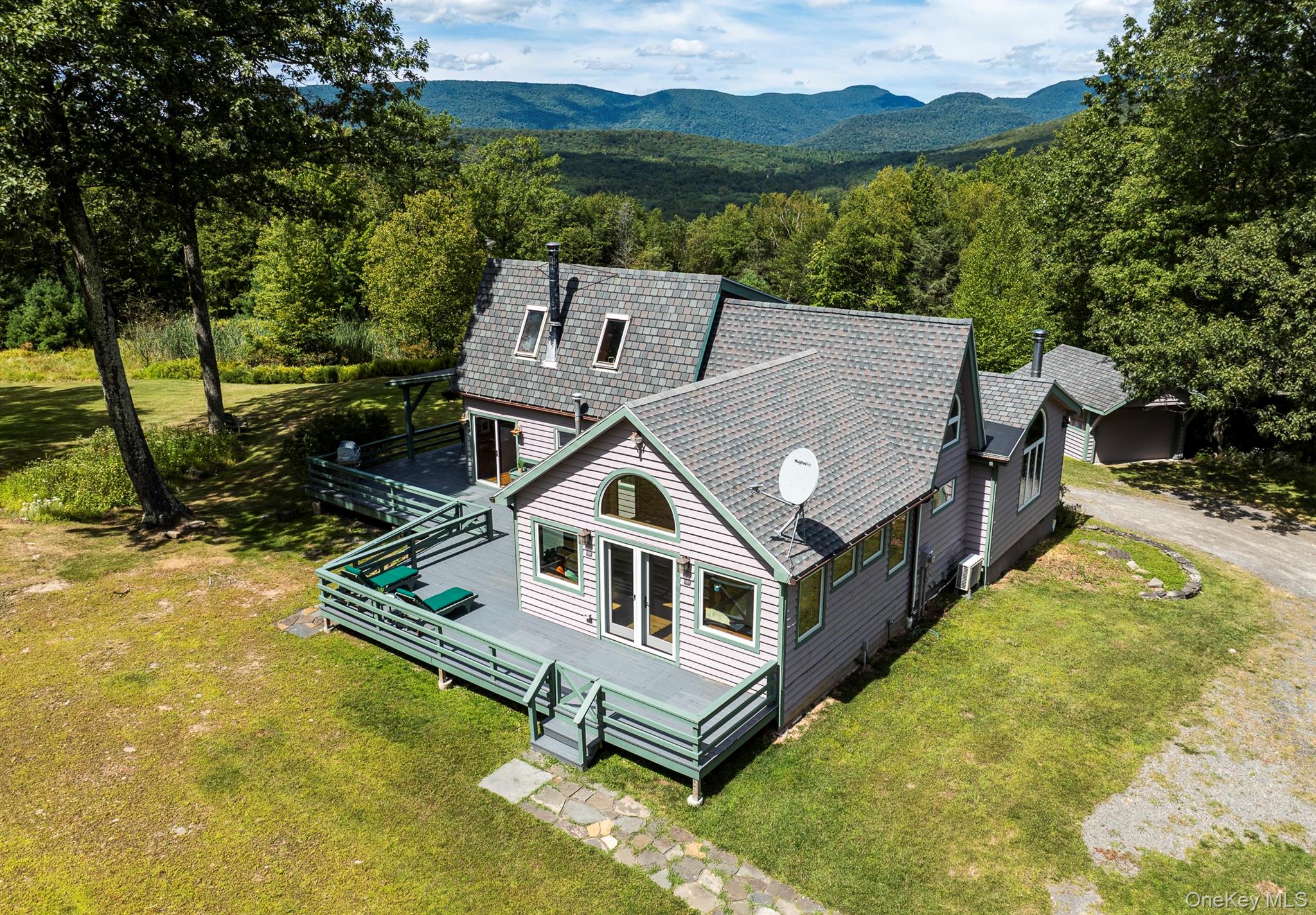 128 Newcut Road, Woodstock, NY 12498