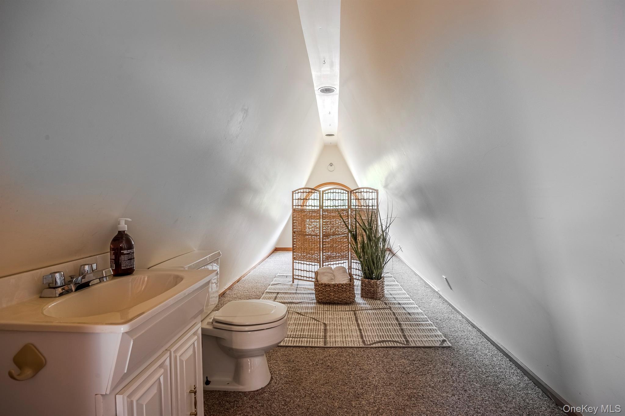 128 Newcut Road, Woodstock, NY 12498