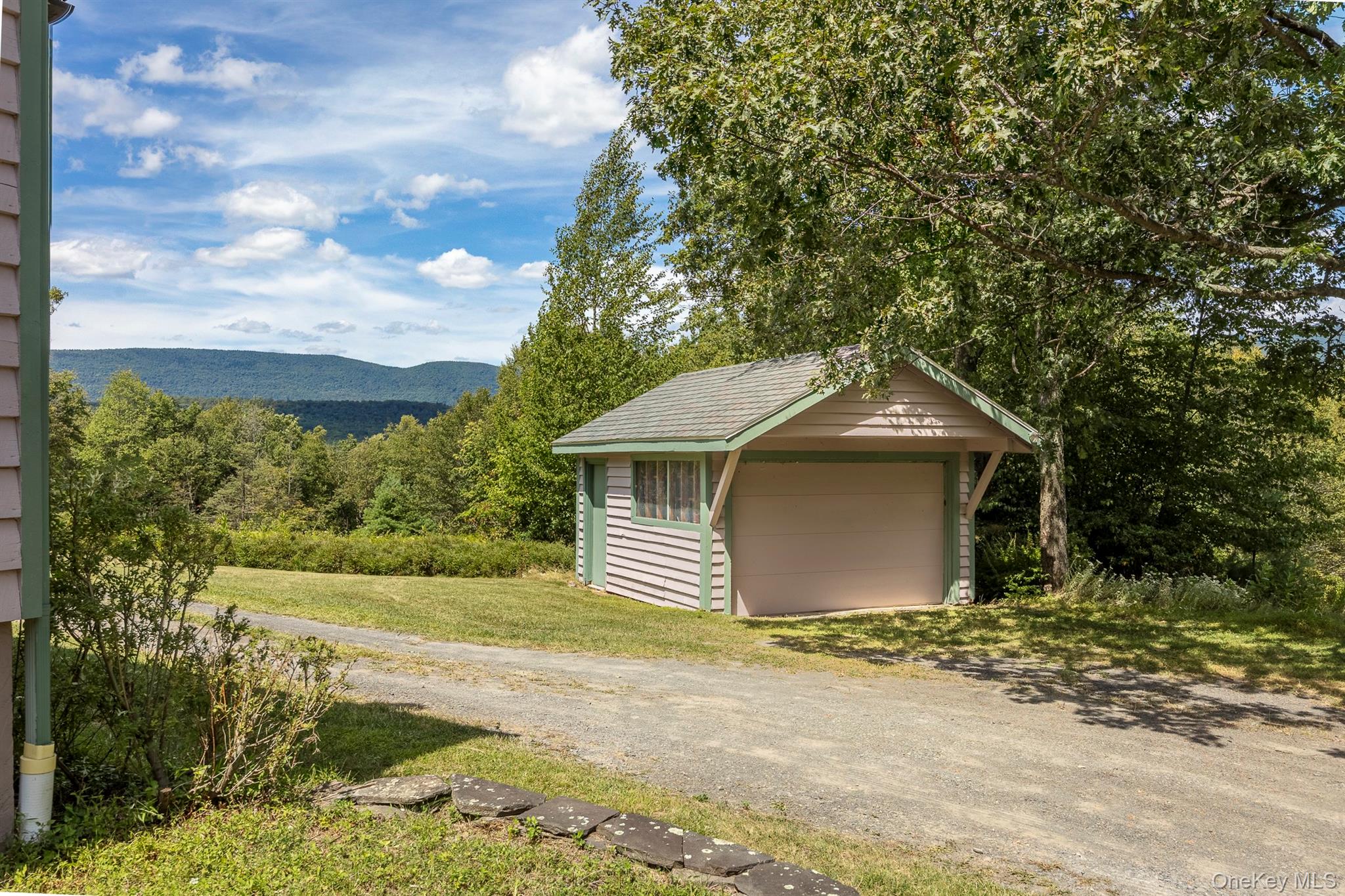 128 Newcut Road, Woodstock, NY 12498