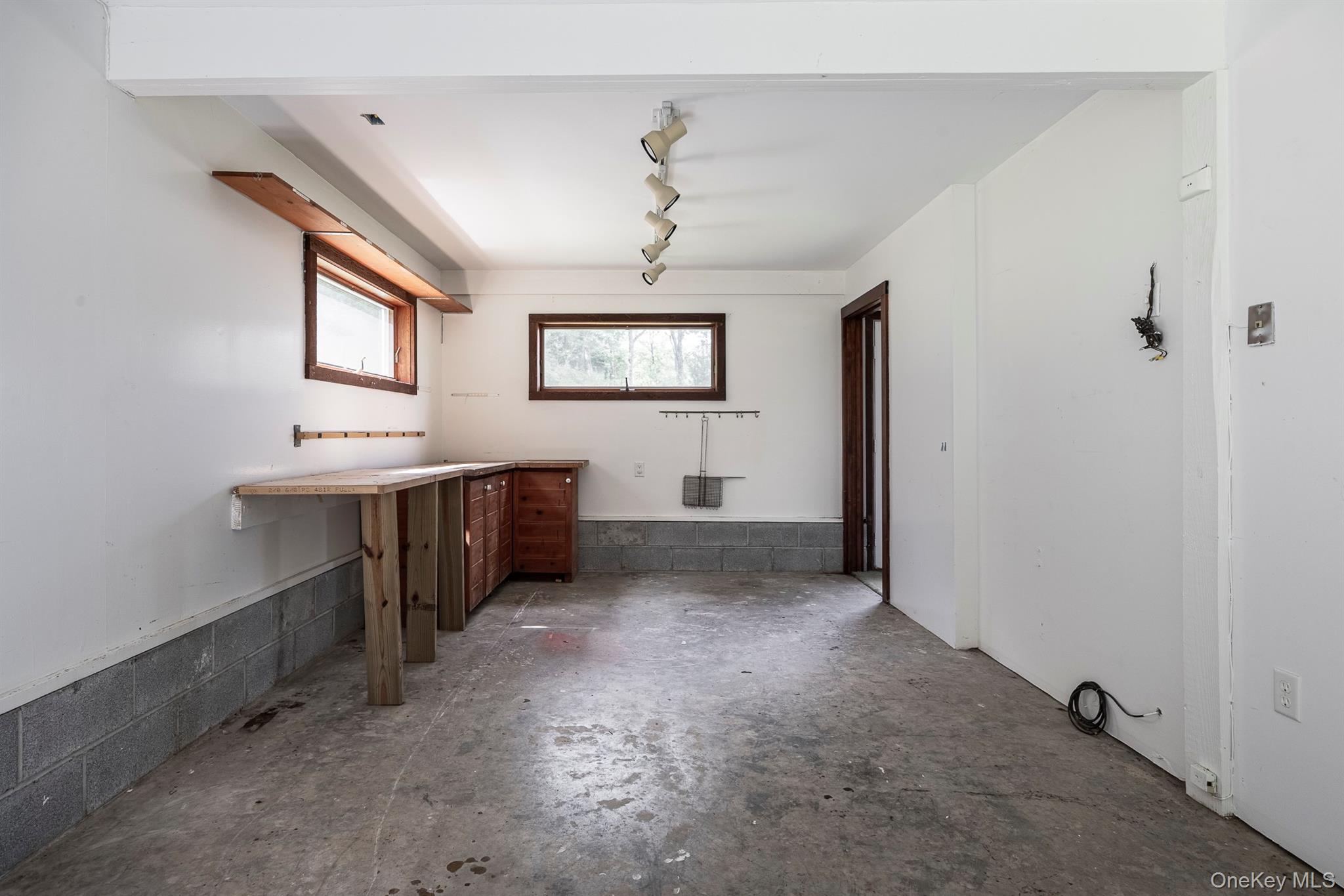 128 Newcut Road, Woodstock, NY 12498