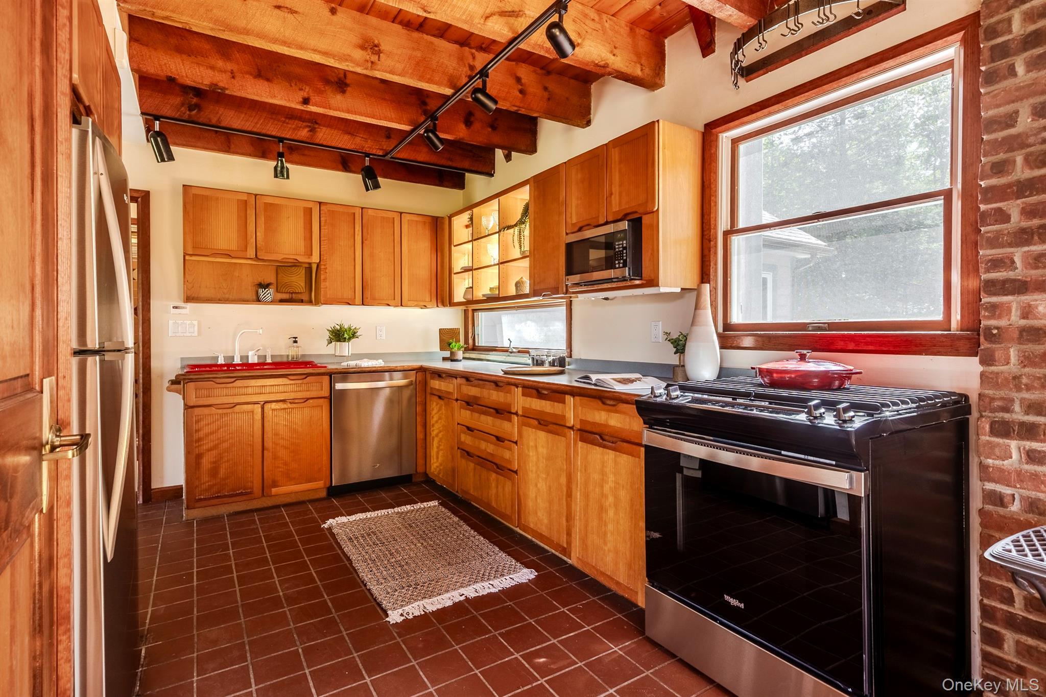 128 Newcut Road, Woodstock, NY 12498