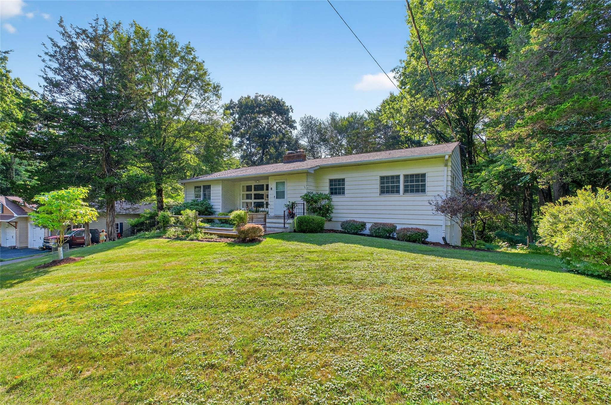 7 Oak Bend Road, Poughkeepsie, NY 12603