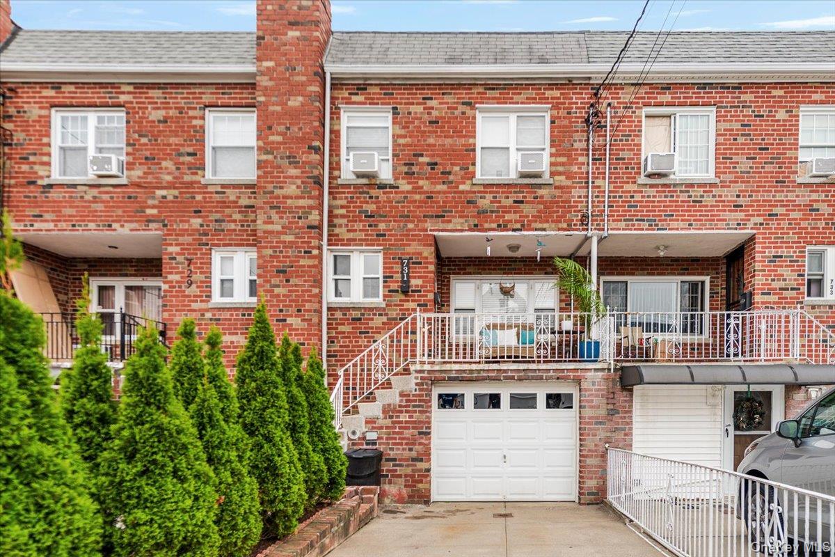 731 Hollywood Avenue, Bronx, NY 10465