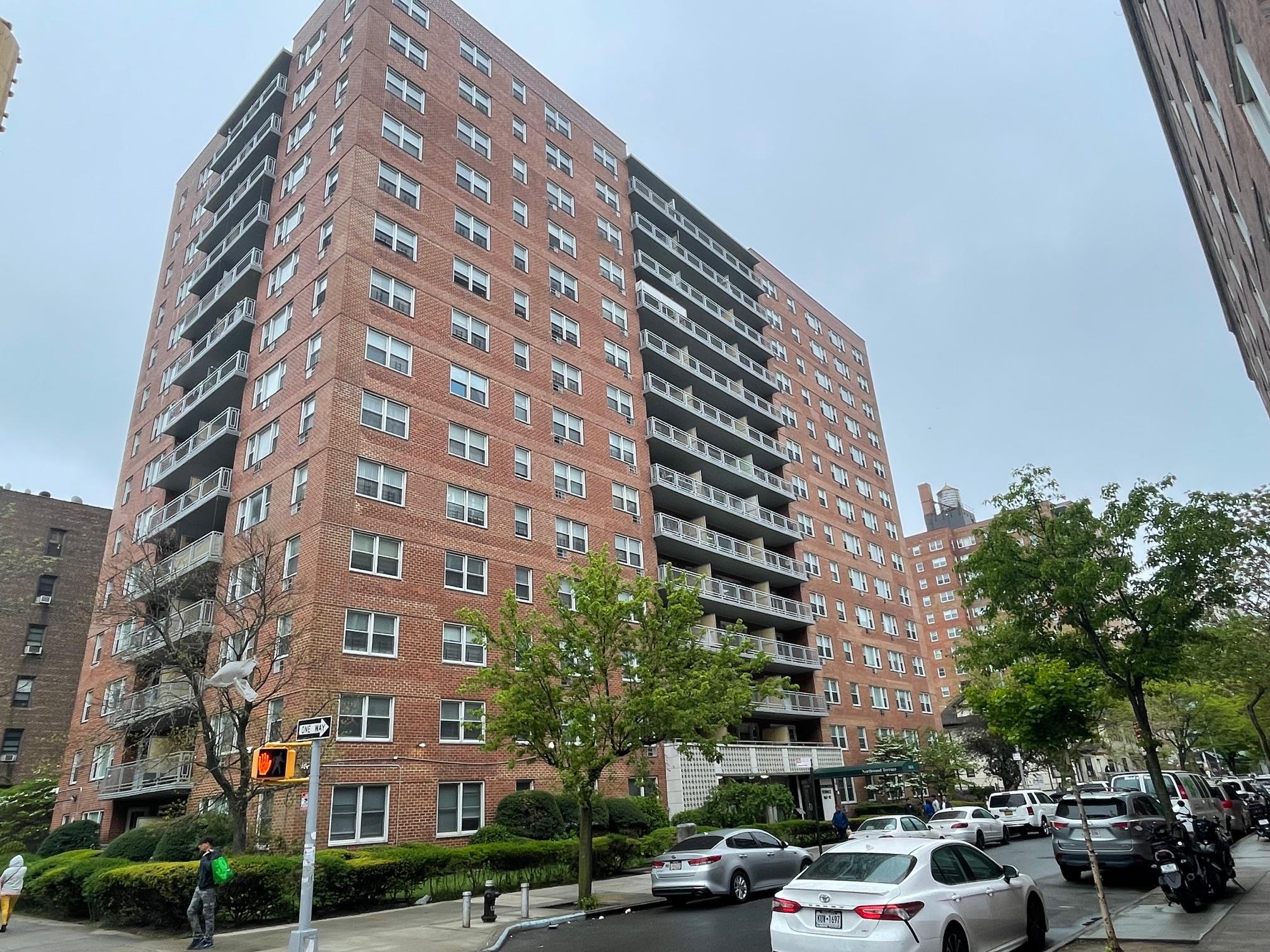 16010 89th Avenue # 15H, Jamaica, NY 11432