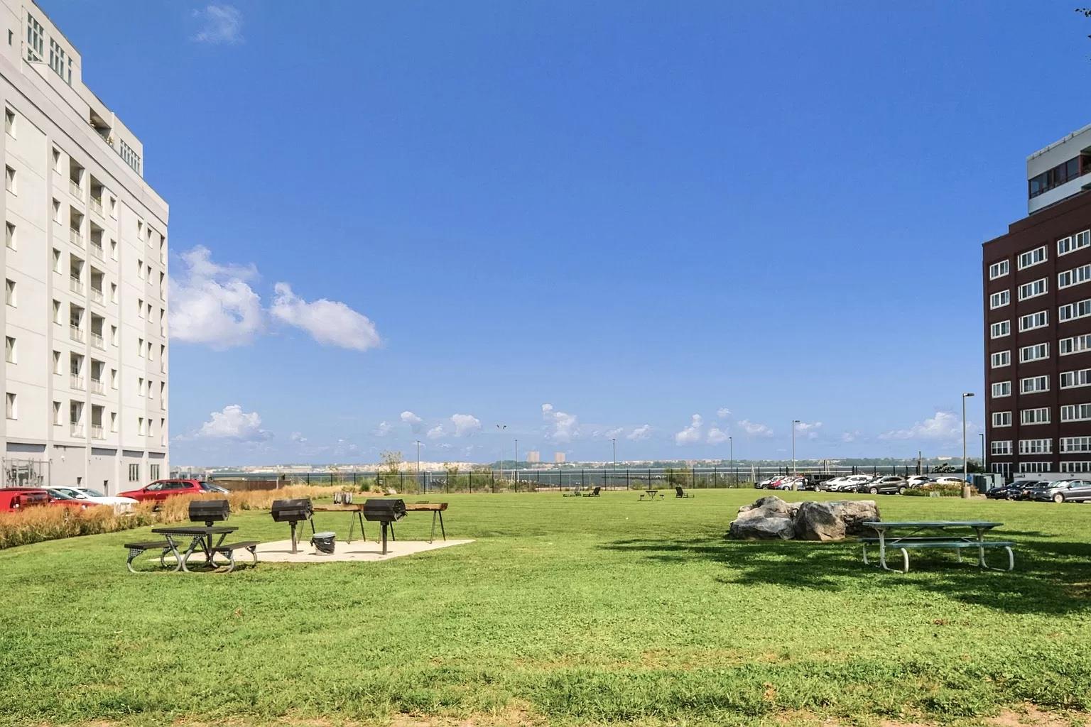 10 Bay Street Landing # 5G, Staten Island, NY 10301