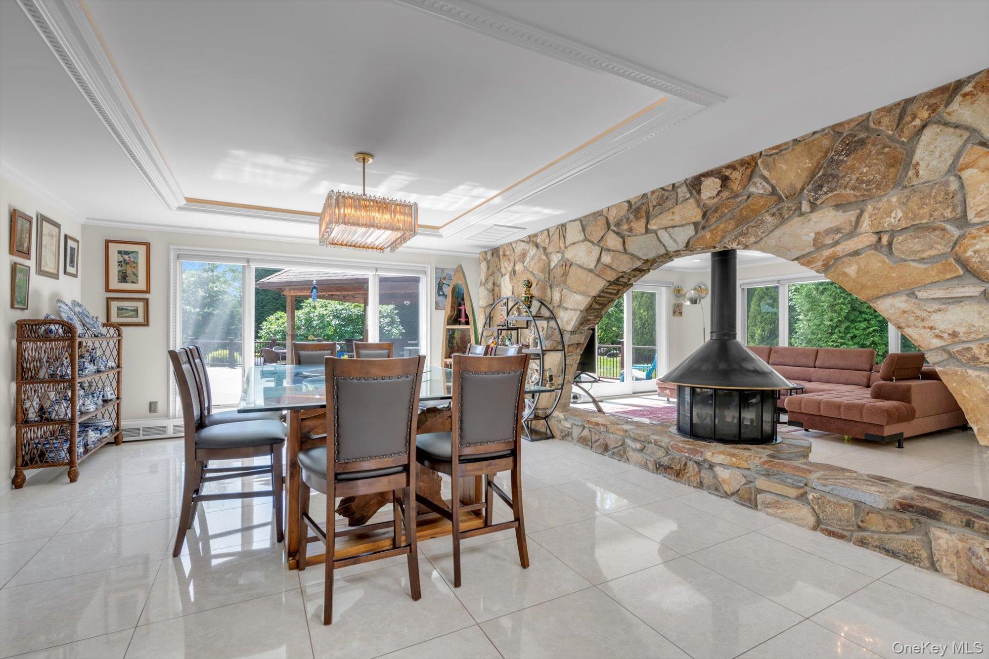 10 Macy Drive, Hewlett Bay Park, NY 11557