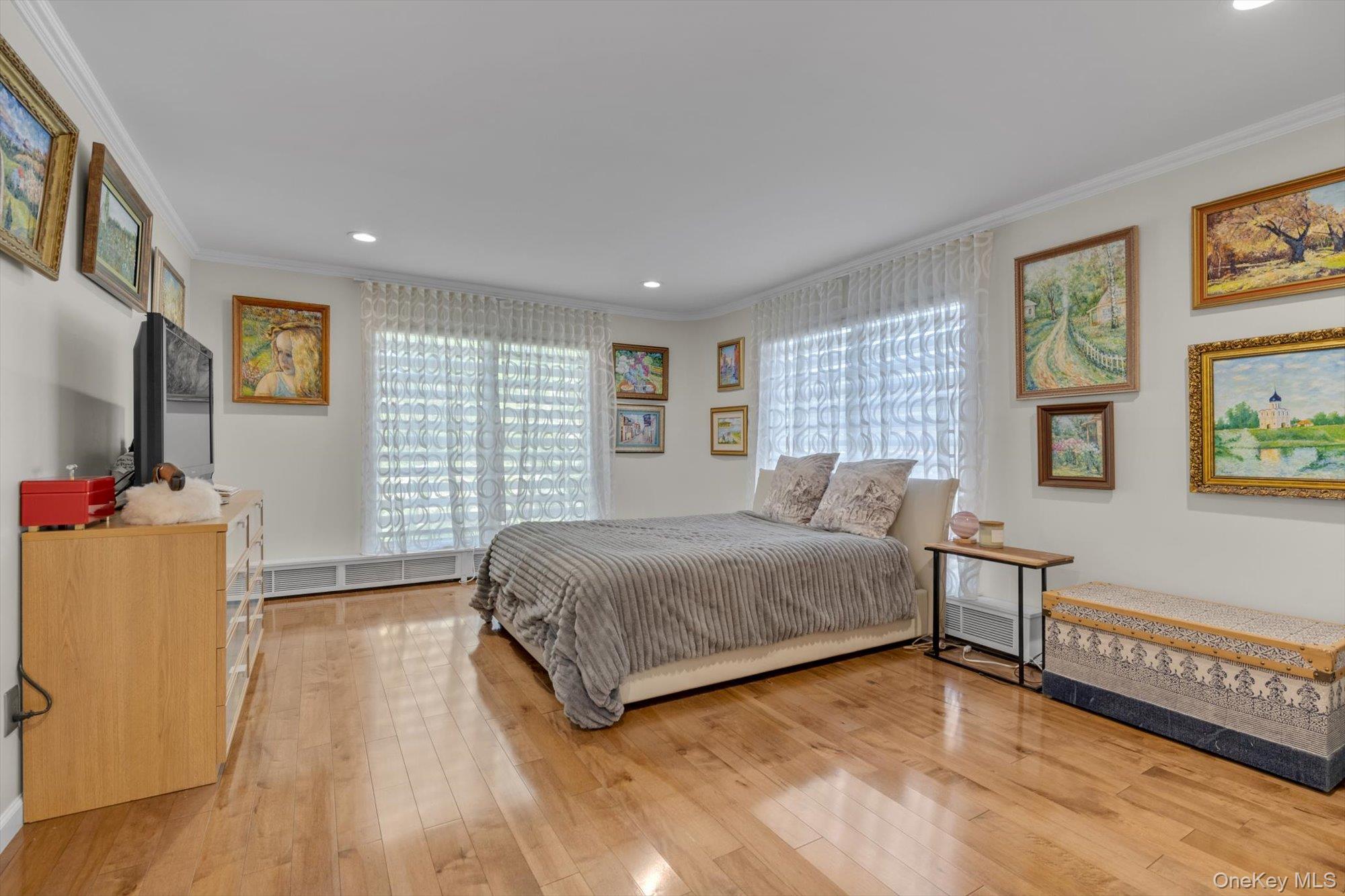 10 Macy Drive, Hewlett Bay Park, NY 11557