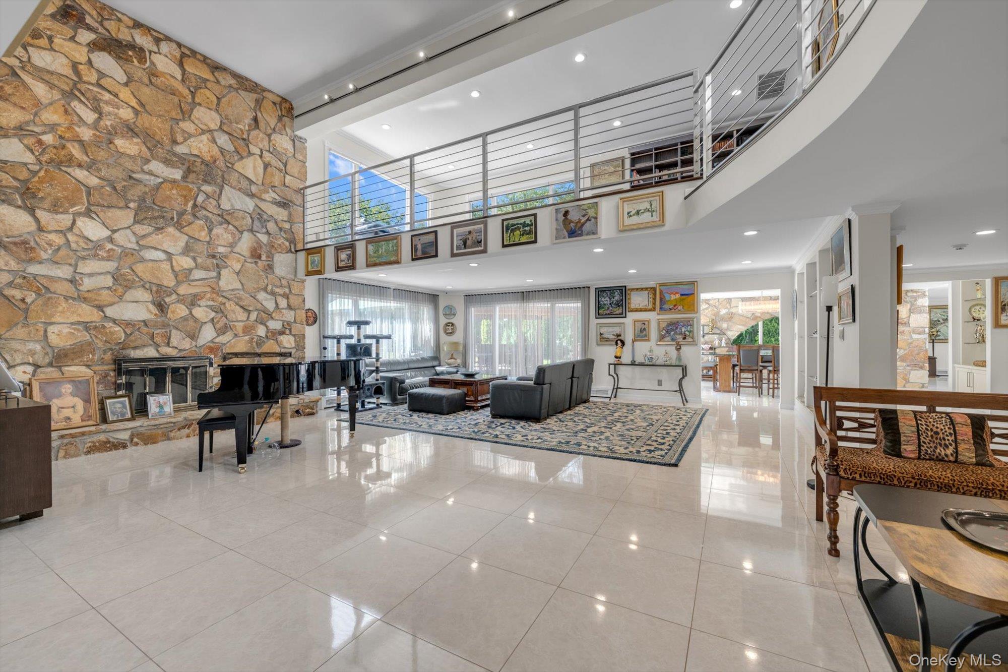 10 Macy Drive, Hewlett Bay Park, NY 11557