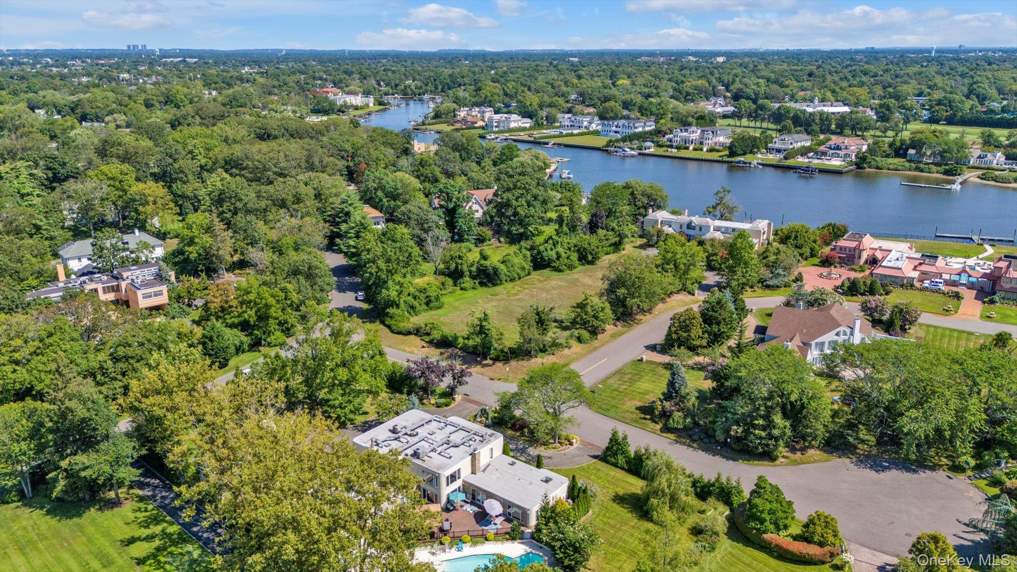 10 Macy Drive, Hewlett Bay Park, NY 11557