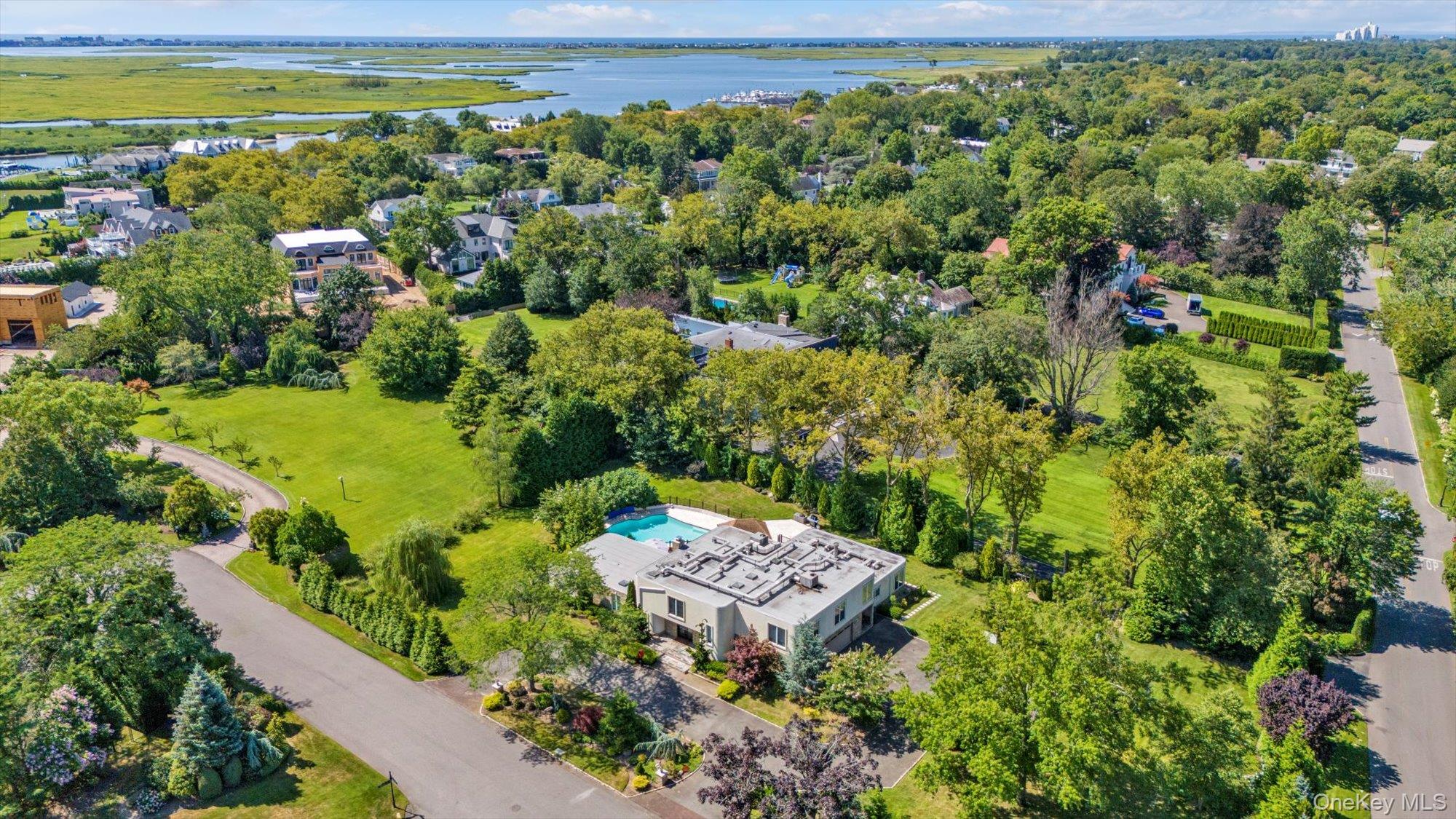 10 Macy Drive, Hewlett Bay Park, NY 11557