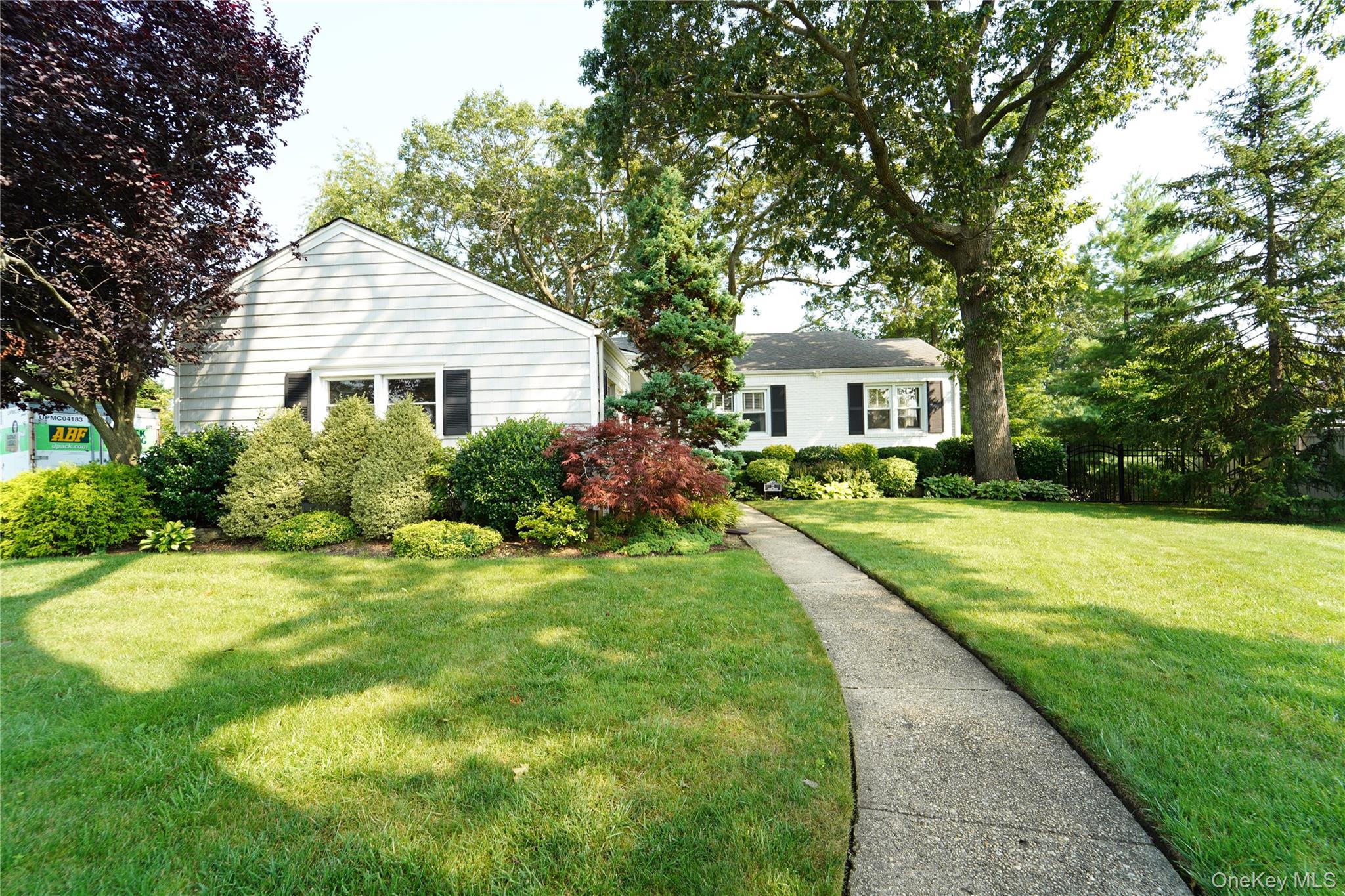 22 Anding Avenue, Merrick, NY 11566