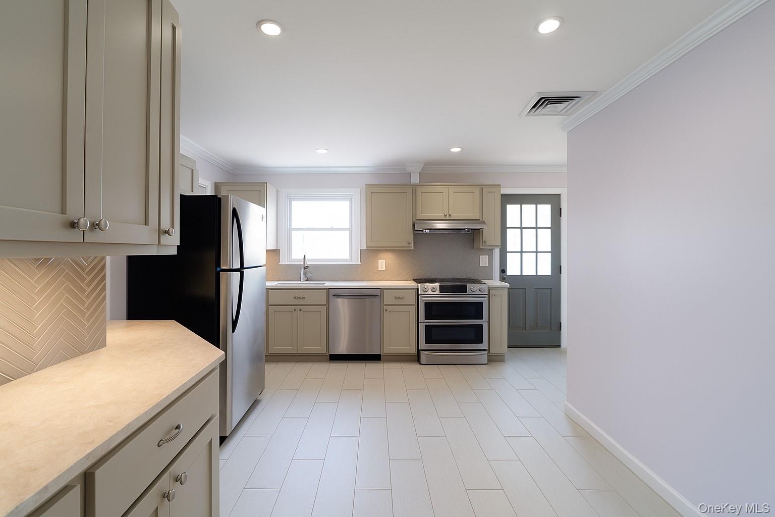 642 Salisbury Park Drive, Westbury, NY 11590