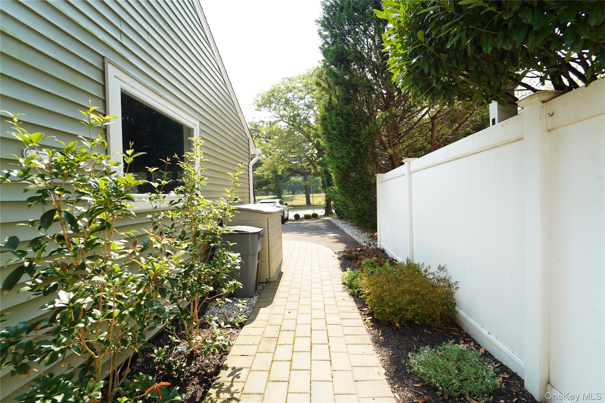 642 Salisbury Park Drive, Westbury, NY 11590