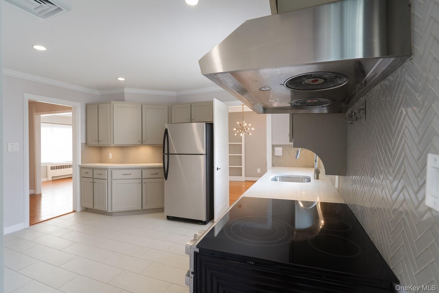 642 Salisbury Park Drive, Westbury, NY 11590