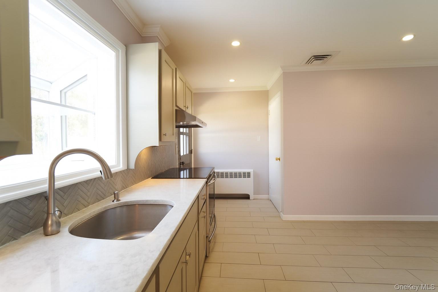 642 Salisbury Park Drive, Westbury, NY 11590