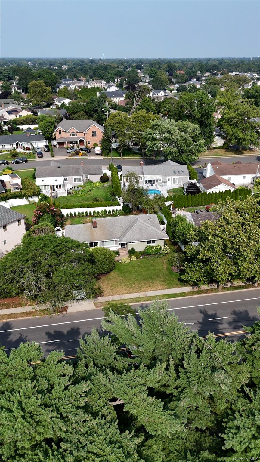 642 Salisbury Park Drive, Westbury, NY 11590