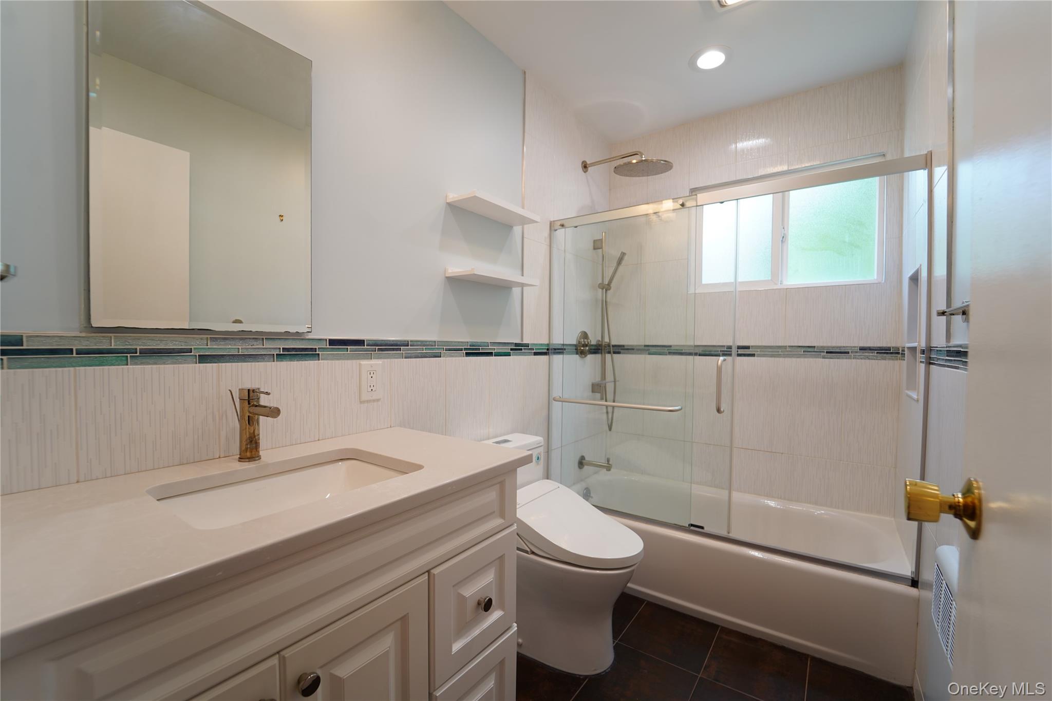 642 Salisbury Park Drive, Westbury, NY 11590