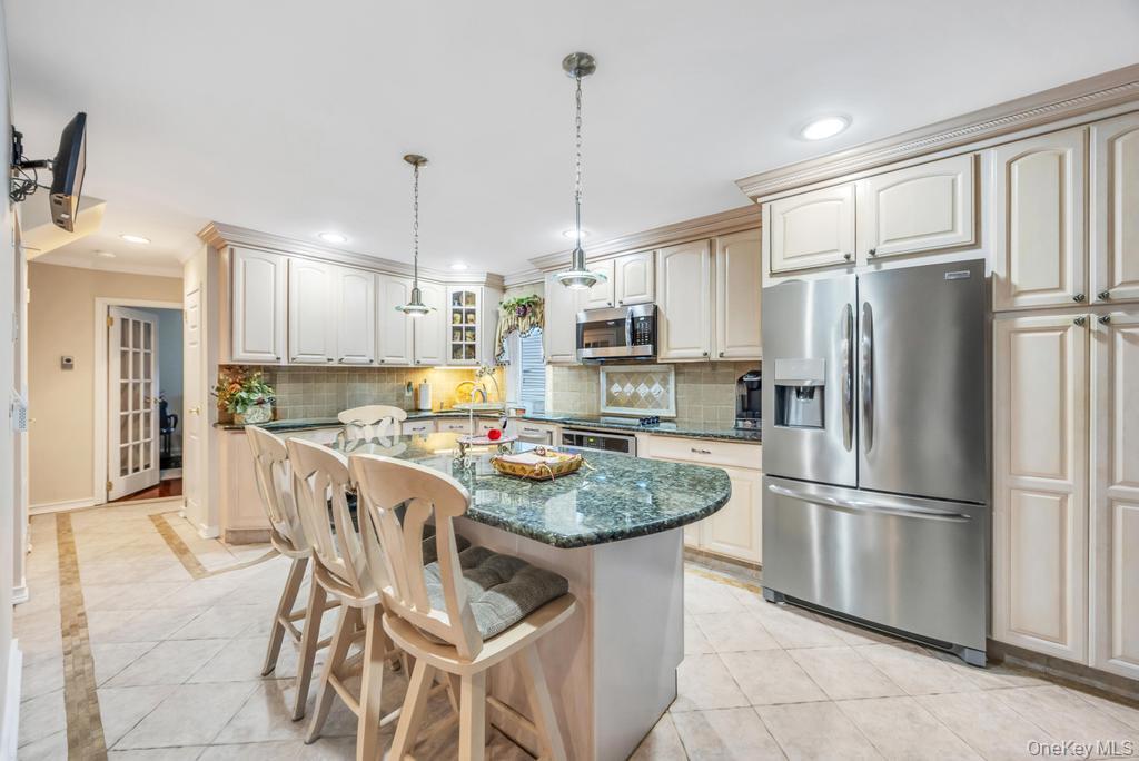 32 Albert Street, Hicksville, NY 11801