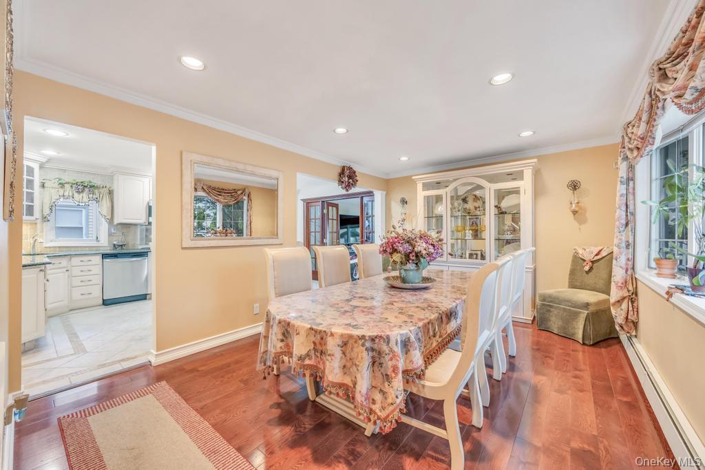 32 Albert Street, Hicksville, NY 11801