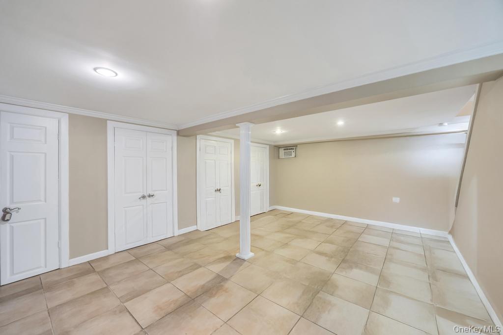 32 Albert Street, Hicksville, NY 11801