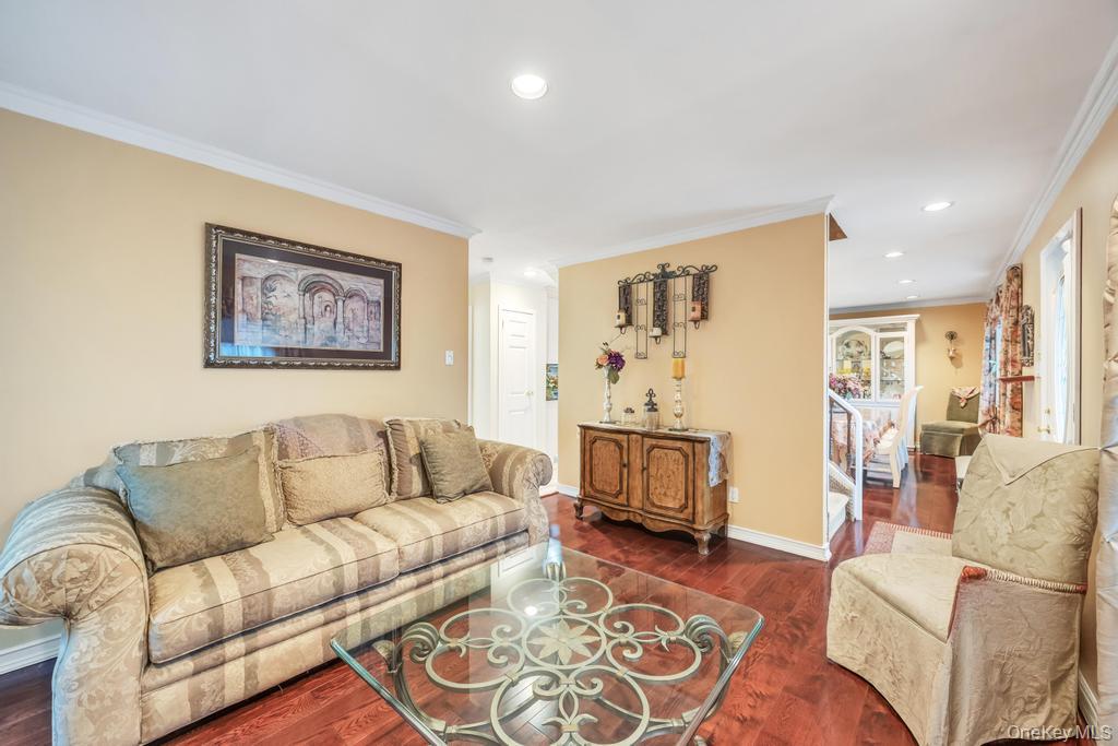 32 Albert Street, Hicksville, NY 11801