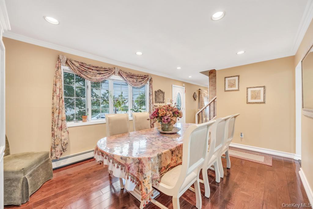 32 Albert Street, Hicksville, NY 11801