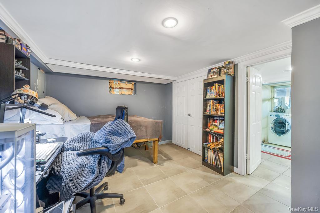 32 Albert Street, Hicksville, NY 11801