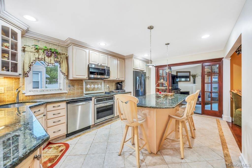 32 Albert Street, Hicksville, NY 11801