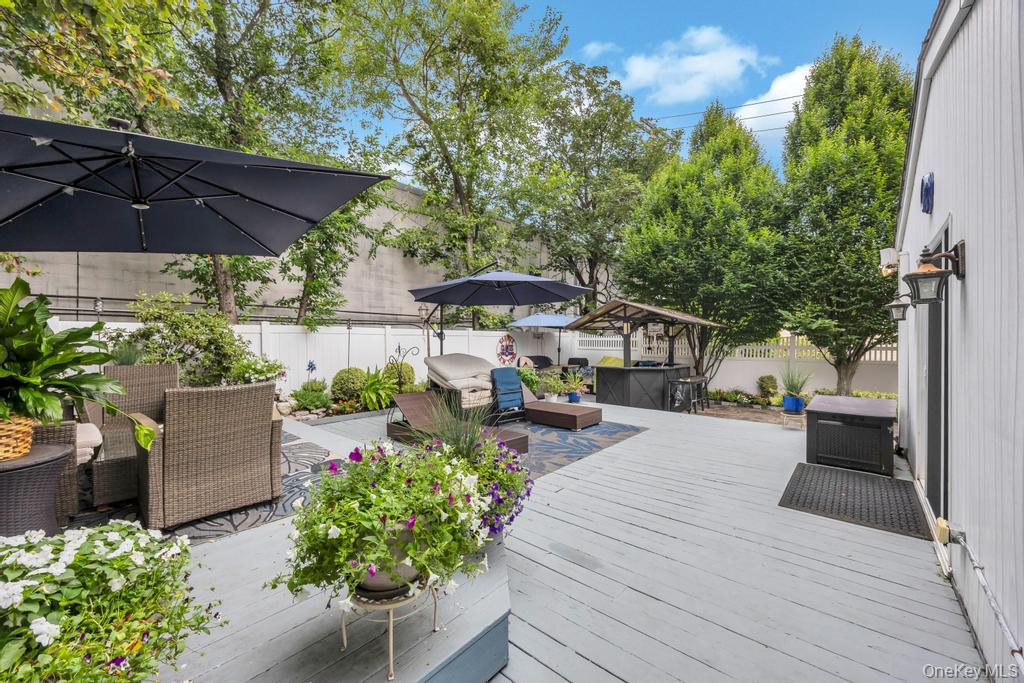 32 Albert Street, Hicksville, NY 11801