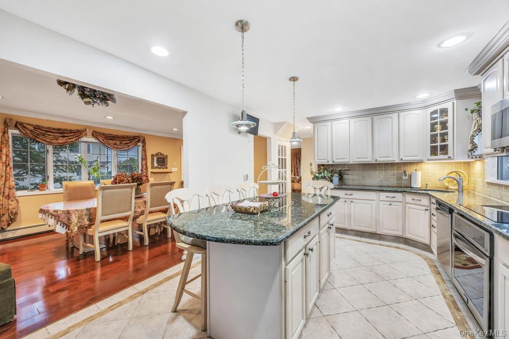 32 Albert Street, Hicksville, NY 11801