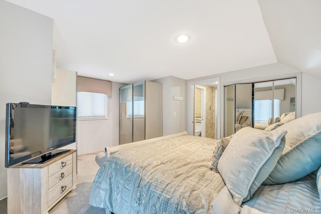 32 Albert Street, Hicksville, NY 11801