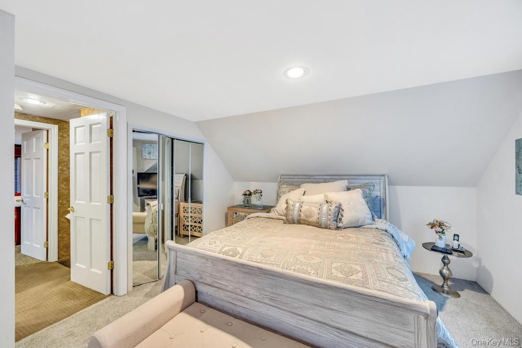 32 Albert Street, Hicksville, NY 11801